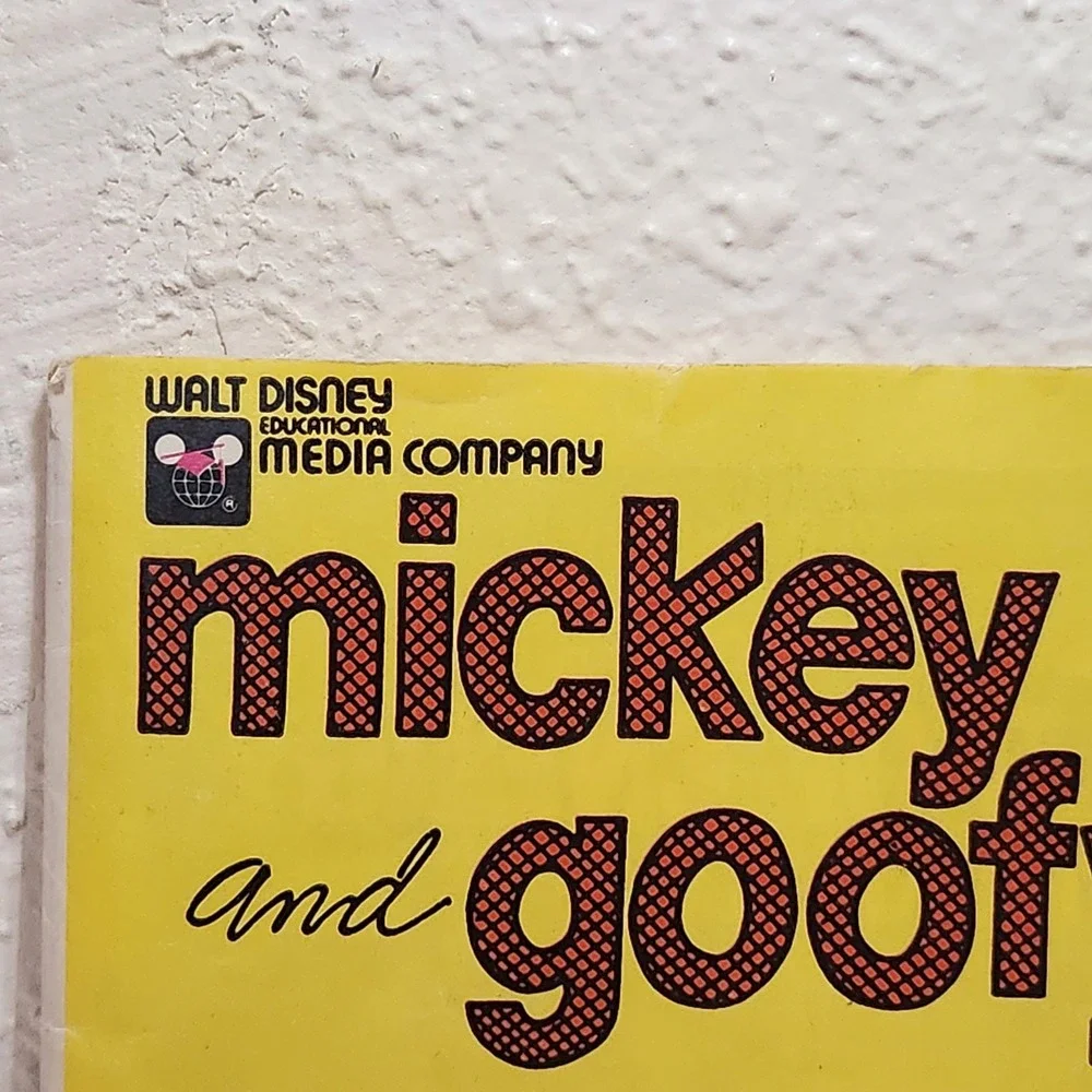 Mickey Mouse & Goofy Explore Energy‎ Comic Disney 1976 Educational Media Color